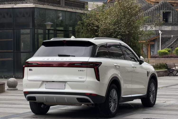 Used Venucia Star 2021 260T Automatic 48V Mild Hybrid Turbocharged Star Achieve Edition Exterior 7