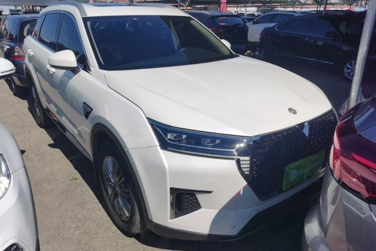 Used Venucia Star 2021 260T Automatic 48V Mild Hybrid Turbocharged Star Achieve Edition Front Right 45 Deg