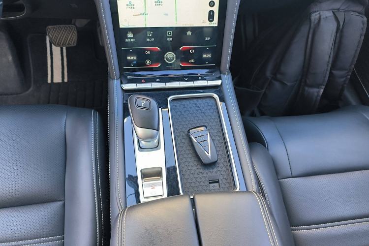 Used Venucia Star 2021 260T Automatic 48V Mild Hybrid Turbocharged Star Achieve Edition Gear Lever