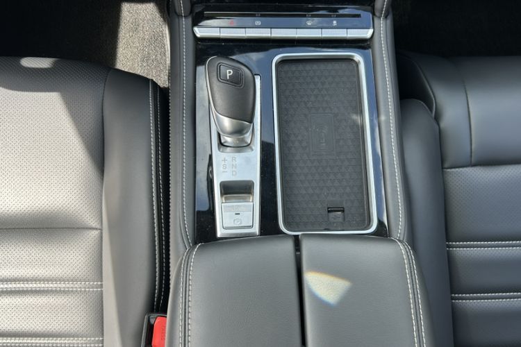 Used Venucia Star 2021 260T Automatic 48V Mild Hybrid Turbocharged Star Achieve Edition Gear Lever