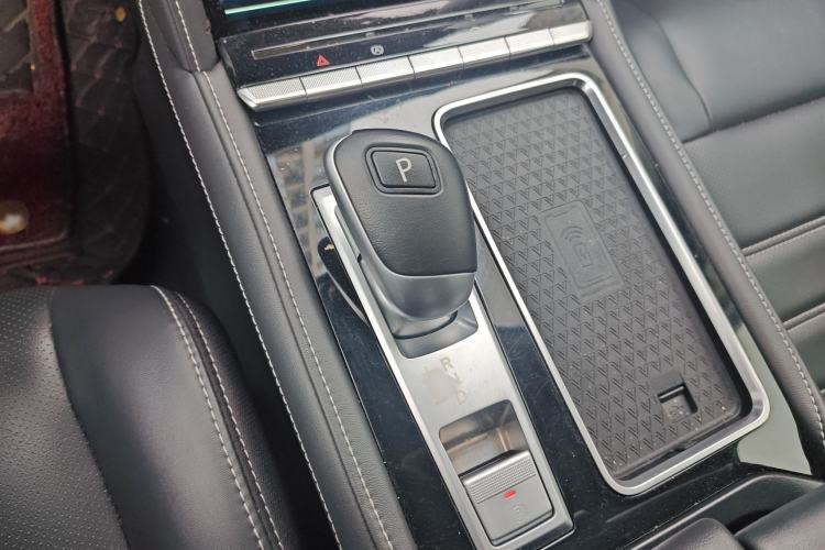 Used Venucia Star 2021 260T Automatic 48V Mild Hybrid Turbocharged Star Achieve Edition Gear Lever
