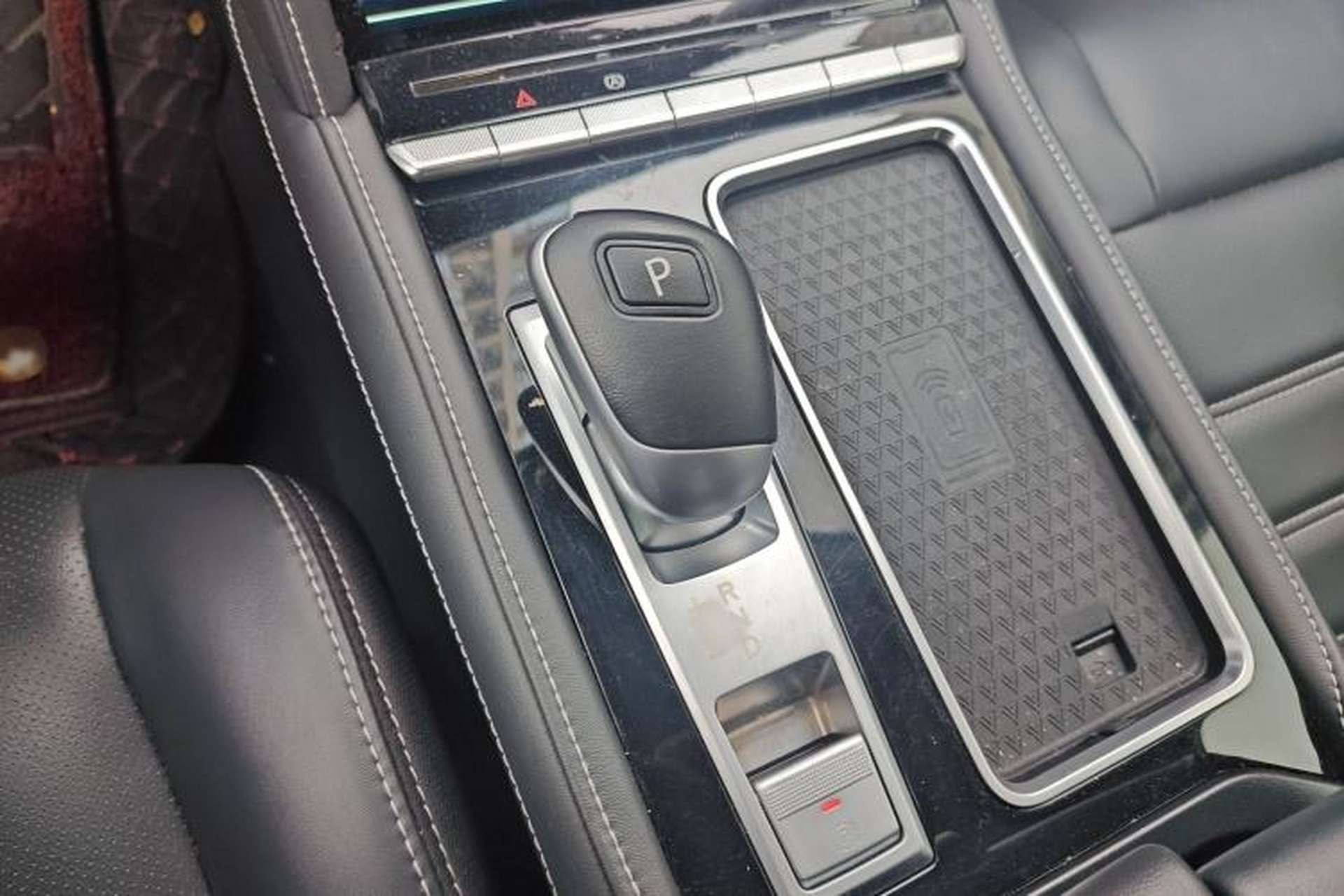Used Venucia Star 2021 260T Automatic 48V Mild Hybrid Turbocharged Star Achieve Edition Gear Lever