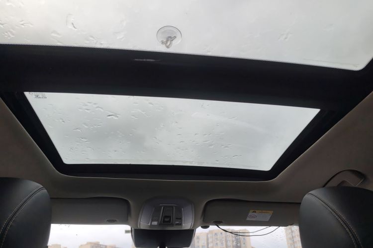 Used Venucia Star 2021 260T Automatic 48V Mild Hybrid Turbocharged Star Achieve Edition Headliner