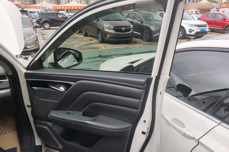 Used Venucia Star 2021 260T Automatic 48V Mild Hybrid Turbocharged Star Achieve Edition Interior 5