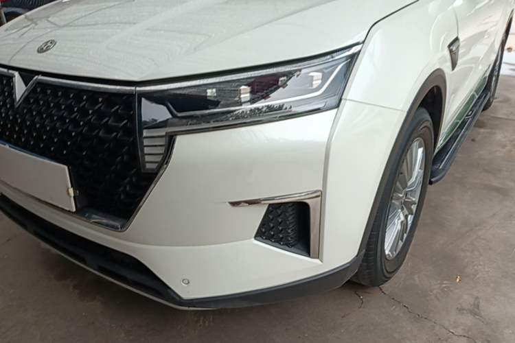 Used Venucia Star 2021 260T Automatic 48V Mild Hybrid Turbocharged Star Achieve Edition Left Front Headlight