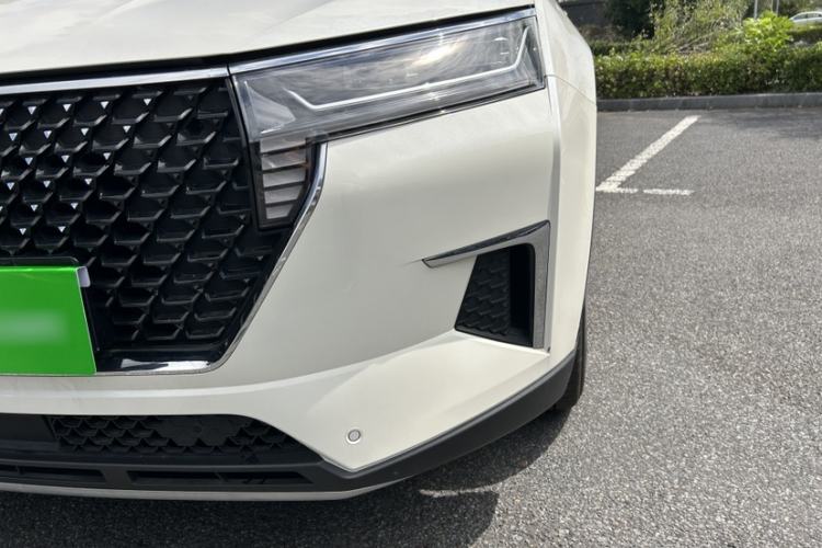 Used Venucia Star 2021 260T Automatic 48V Mild Hybrid Turbocharged Star Achieve Edition Left Front Headlight