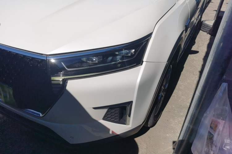 Used Venucia Star 2021 260T Automatic 48V Mild Hybrid Turbocharged Star Achieve Edition Left Front Headlight