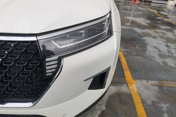 Used Venucia Star 2021 260T Automatic 48V Mild Hybrid Turbocharged Star Achieve Edition Left Front Headlight