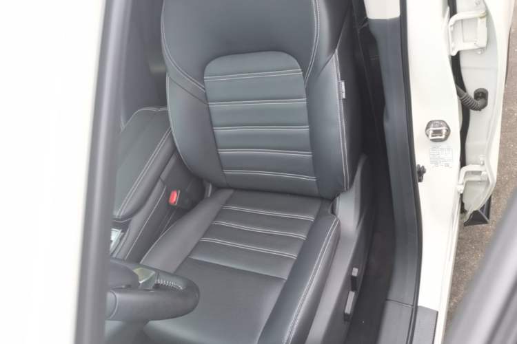 Used Venucia Star 2021 260T Automatic 48V Mild Hybrid Turbocharged Star Achieve Edition Left Front Seat