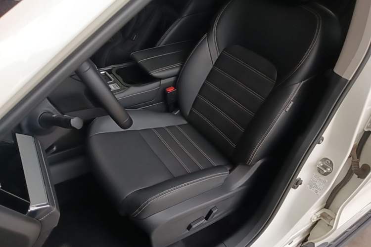 Used Venucia Star 2021 260T Automatic 48V Mild Hybrid Turbocharged Star Achieve Edition Left Front Seat