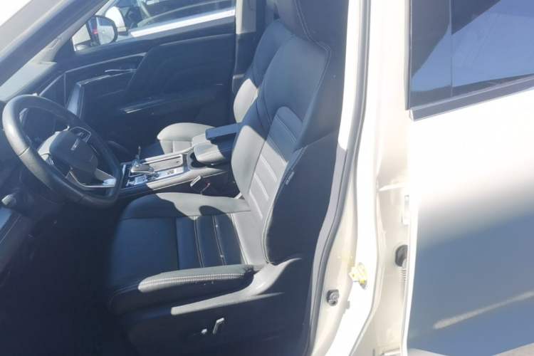 Used Venucia Star 2021 260T Automatic 48V Mild Hybrid Turbocharged Star Achieve Edition Left Front Seat