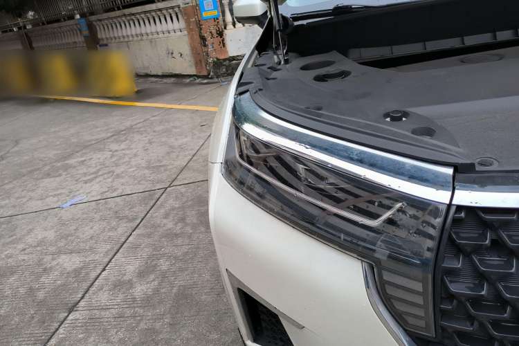 Used Venucia Star 2021 260T Automatic 48V Mild Hybrid Turbocharged Star曜 Edition Right Front Headlight