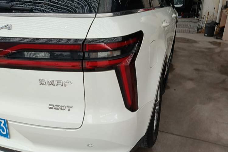 Used Venucia Star 2021 260T Automatic 48V Mild Hybrid Turbocharged Star Achieve Edition Right Rear Taillight