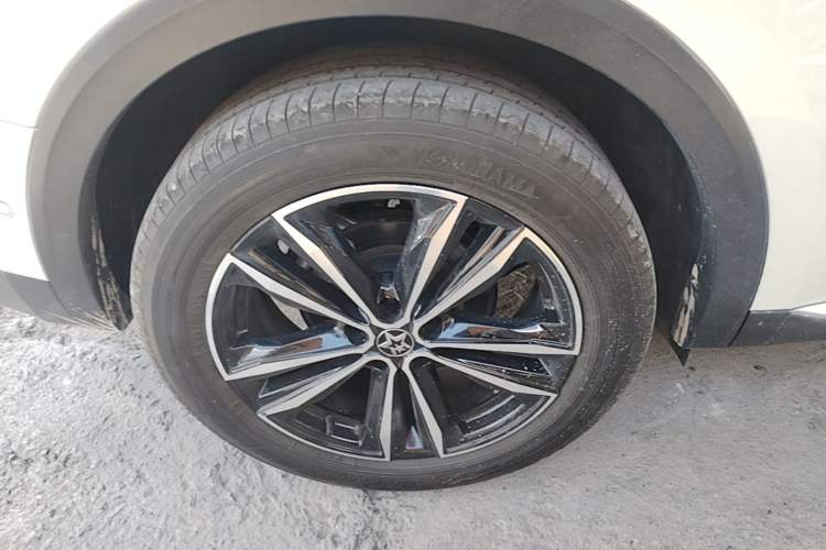 Used Venucia Star 2021 260T Automatic 48V Mild Hybrid Turbocharged Star曜 Edition Right Rear Wheel Hub