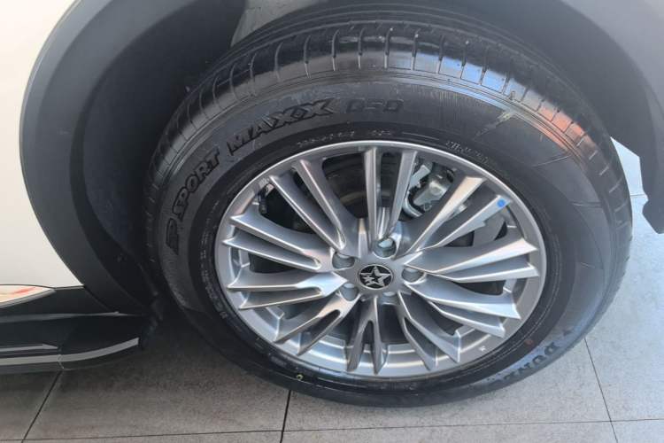 Used Venucia Star 2021 260T Automatic 48V Mild Hybrid Turbocharged Star Achieve Edition Right Rear Wheel Hub