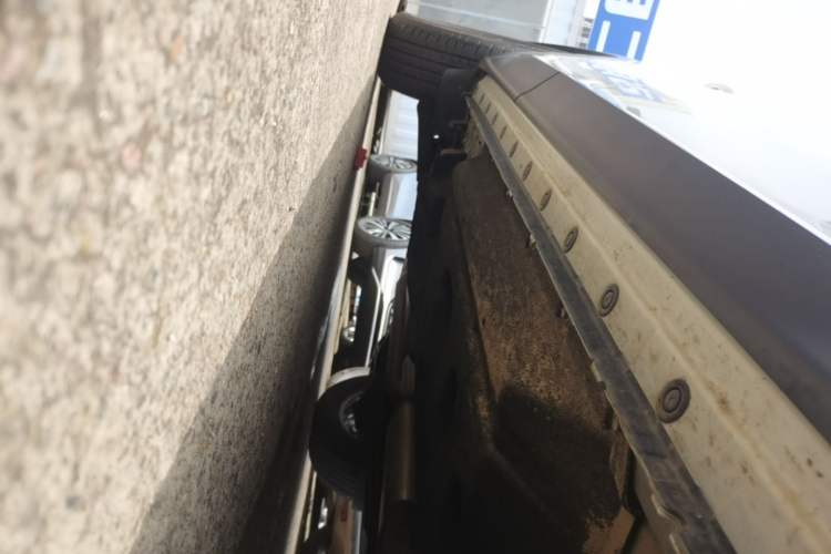Used Venucia Star 2021 260T Automatic 48V Mild Hybrid Turbocharged Star Achieve Edition Right Side Sill