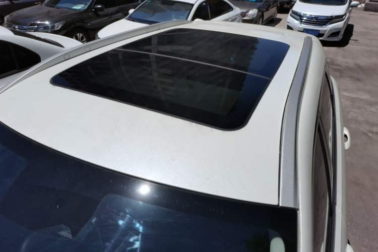 Used Venucia Star 2021 260T Automatic 48V Mild Hybrid Turbocharged Star Achieve Edition Roof