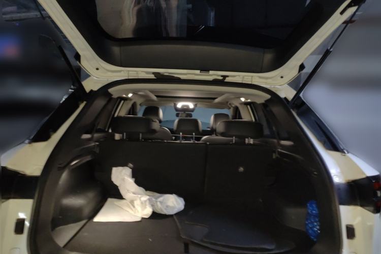 Used Venucia Star 2021 260T Automatic 48V Mild Hybrid Turbocharged Star Achieve Edition Trunk