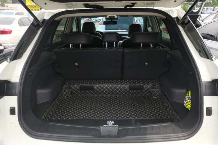 Used Venucia Star 2021 260T Automatic 48V Mild Hybrid Turbocharged Star Achieve Edition Trunk