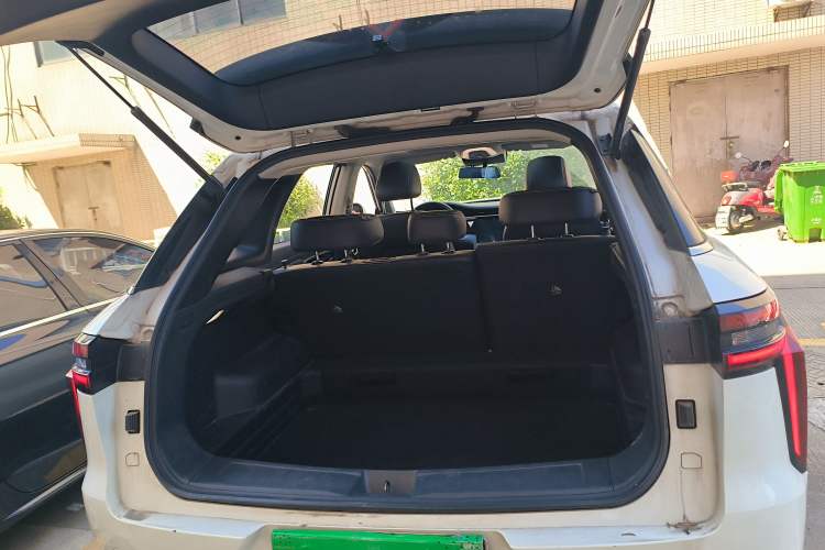 Used Venucia Star 2021 260T Automatic 48V Mild Hybrid Turbocharged Star Achieve Edition Trunk