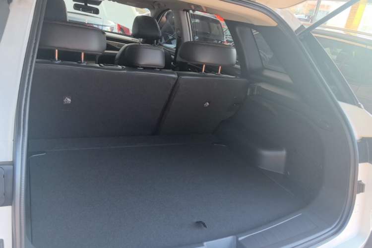 Used Venucia Star 2021 260T Automatic 48V Mild Hybrid Turbocharged Star Achieve Edition Trunk
