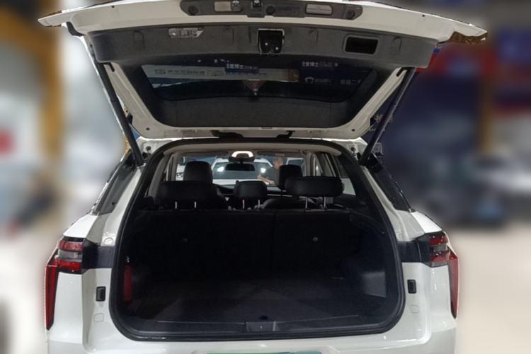 Used Venucia Star 2021 260T Automatic 48V Mild Hybrid Turbocharged Star Achieve Edition Trunk
