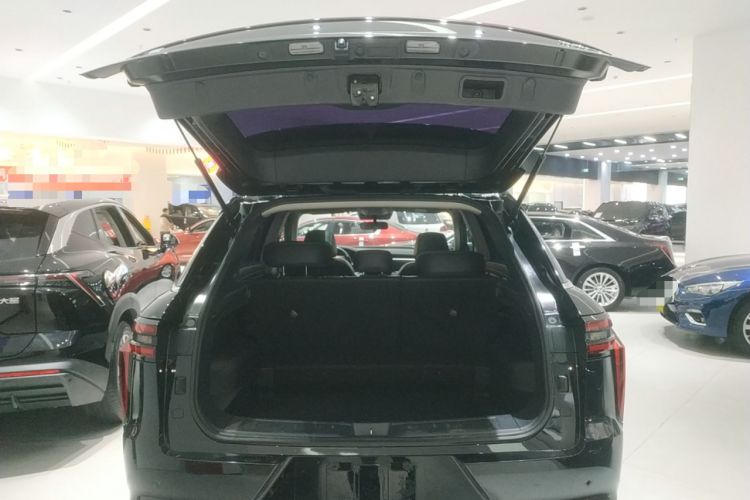 Used Venucia Star 2023 260T Starful Achievement Edition Pro Trunk