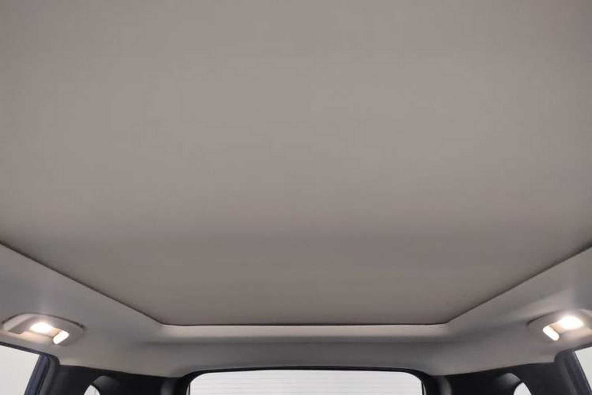 Used Venucia Star 2023 260T Starful Achievement Edition Pro Headliner