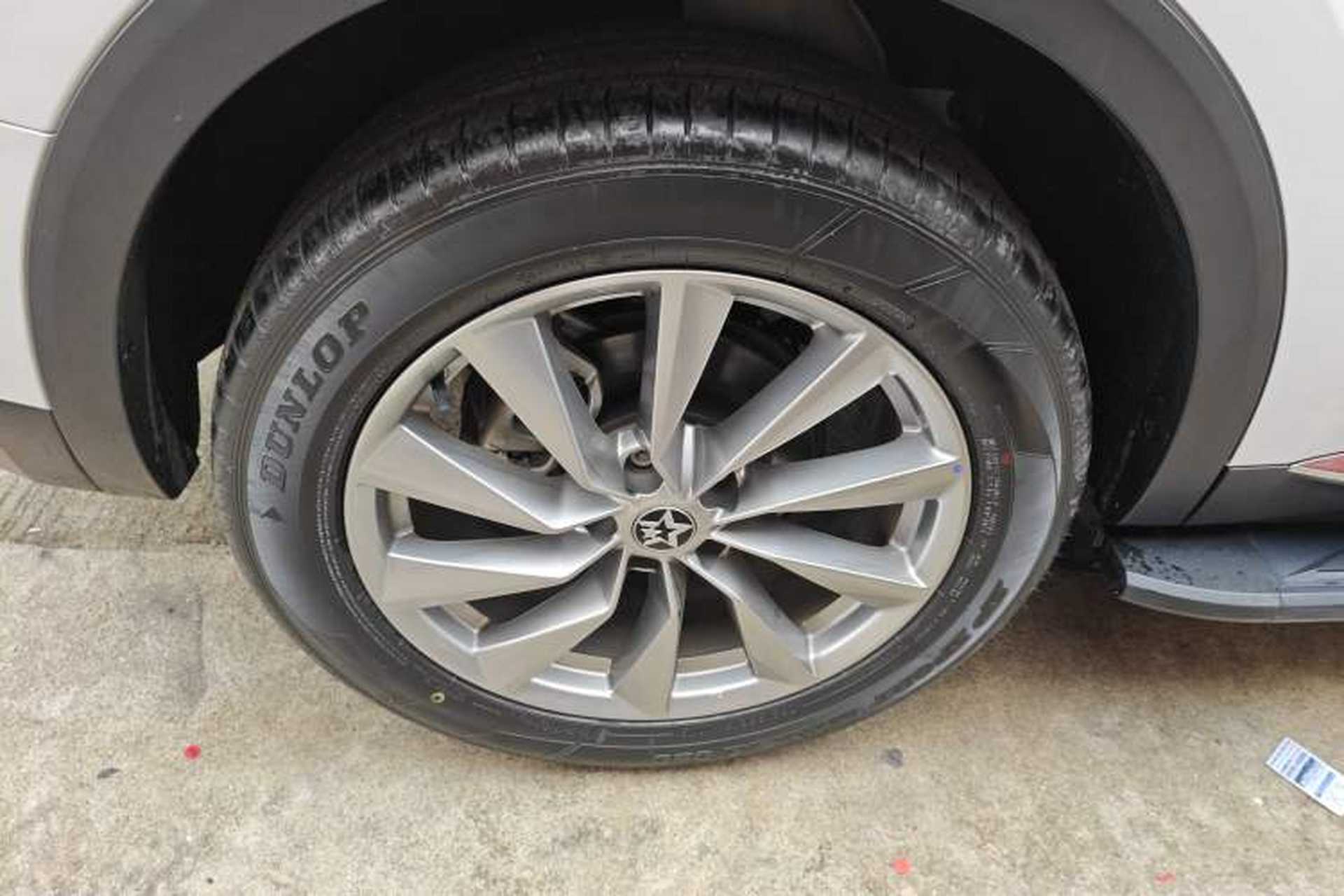 Used Venucia Star 2023 260T Starful Achievement Edition Pro Exterior 5