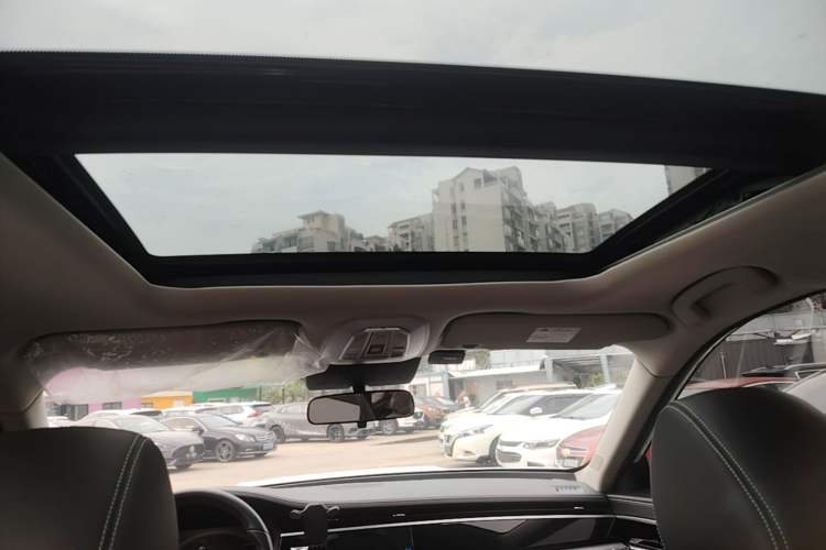 Used Venucia Star 2023 260T Starful Achievement Edition Pro Headliner