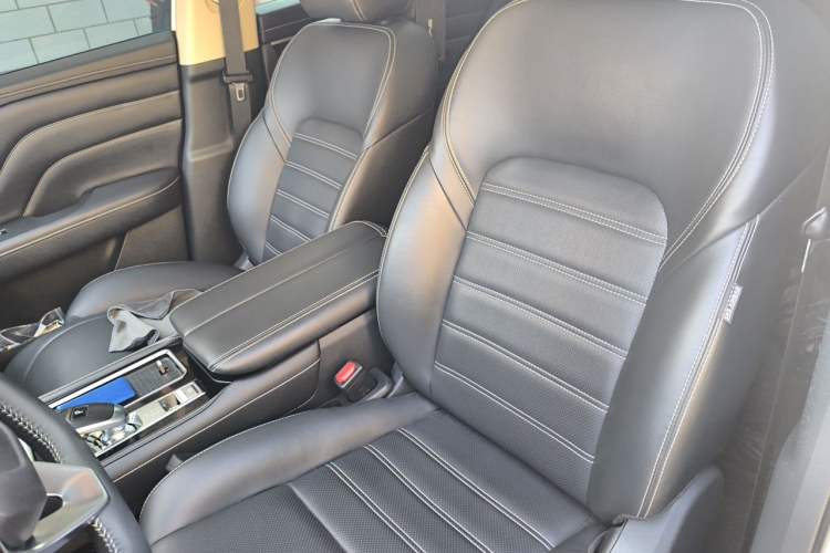 Used Venucia Star 2023 260T Starful Achievement Edition Pro Left Front Seat