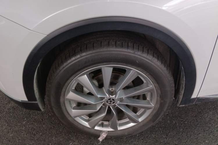 Used Venucia Star 2023 260T Starful Achievement Edition Pro Left Front Wheel Hub