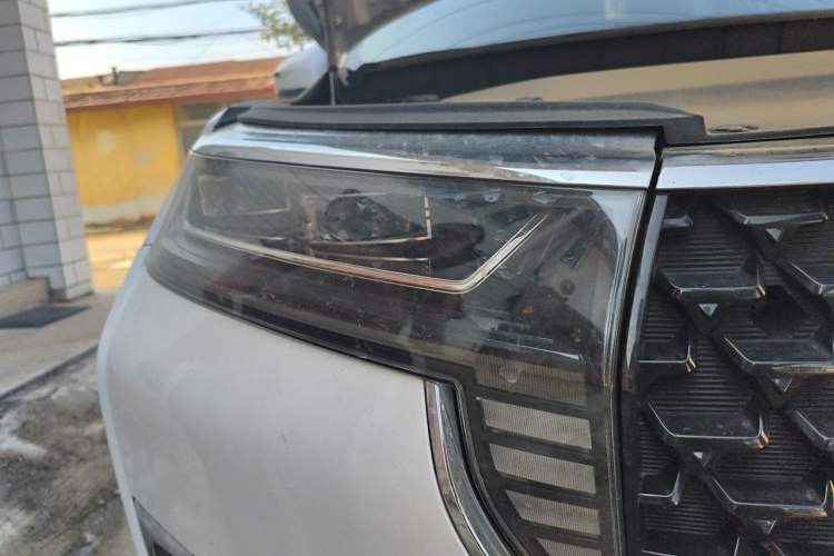 Used Venucia Star 2023 260T Starful Achievement Edition Pro Right Front Headlight