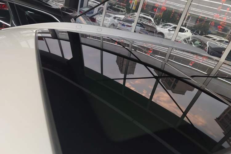 Used Venucia Star 2023 260T Starful Achievement Edition Pro Roof