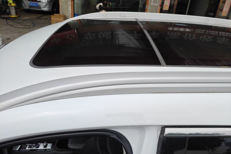 Used Venucia Star 2023 260T Starful Achievement Edition Pro Roof