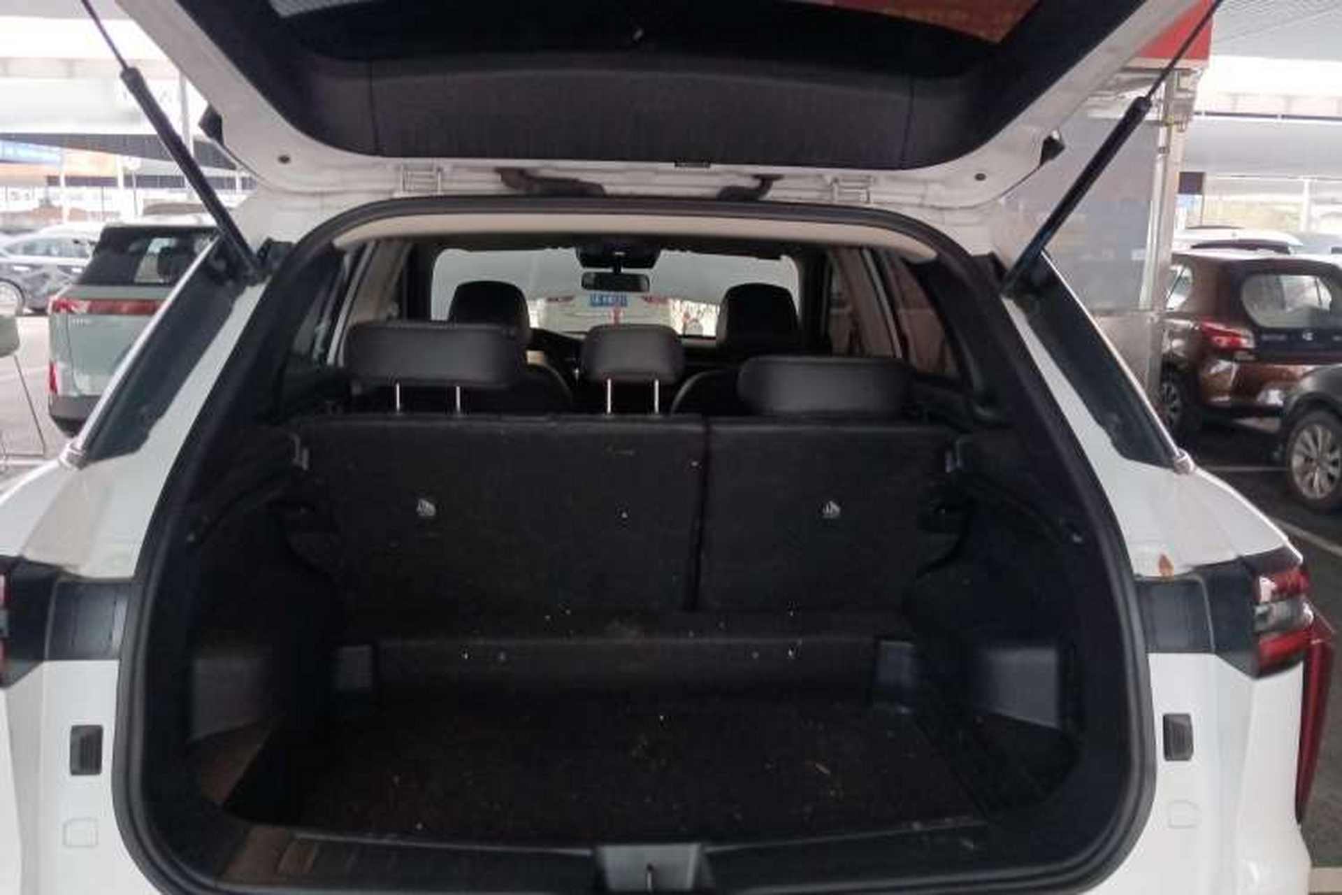 Used Venucia Star 2023 260T Starful Achievement Edition Pro Trunk