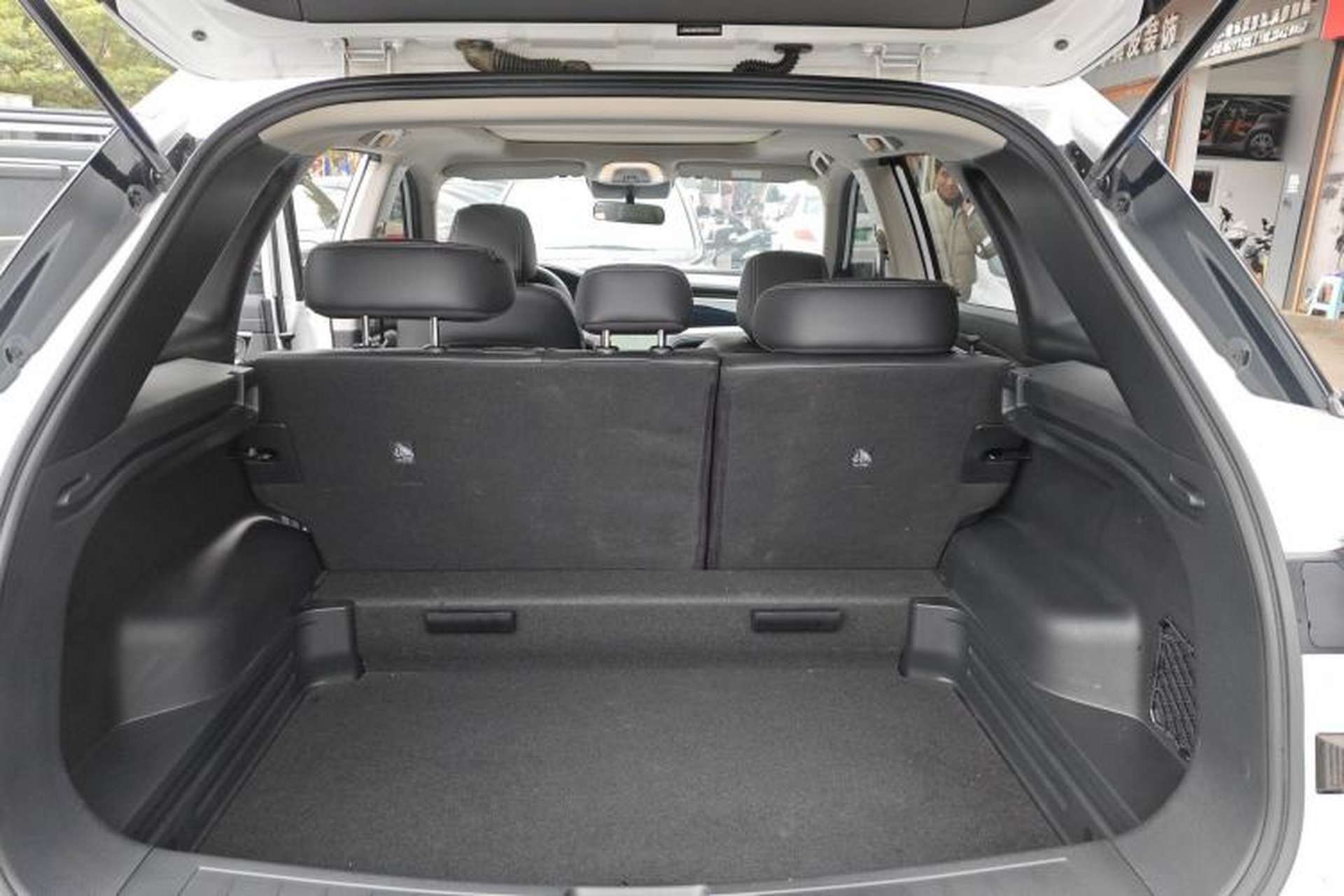 Used Venucia Star 2023 260T Starful Achievement Edition Pro Trunk