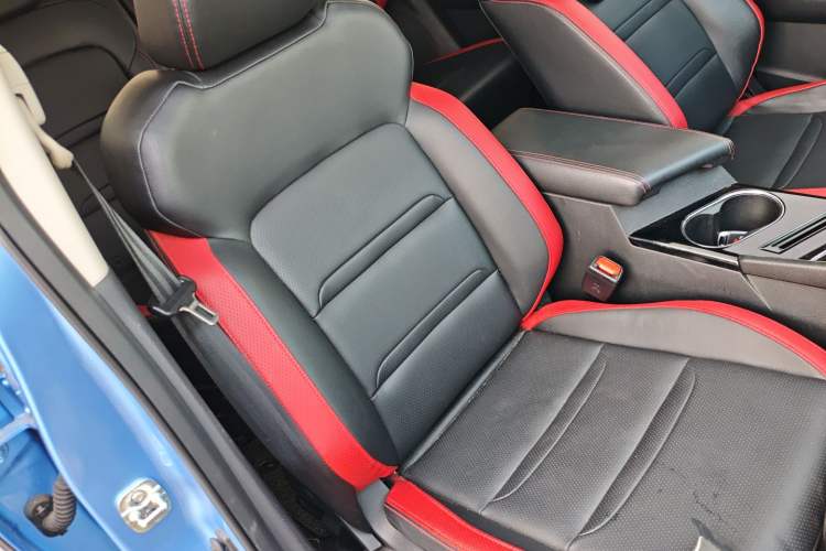 Used Venucia T60 2018 1.6L CVT Smart Edition China V Standard Right Front Seat