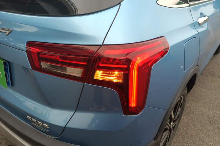 Used Venucia T60 2018 1.6L CVT Smart Edition China V Standard Right Rear Taillight