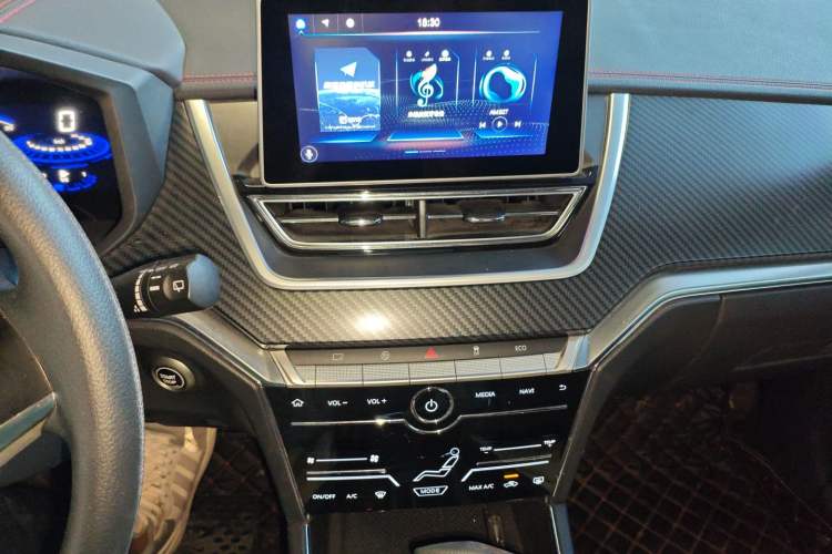 Used Venucia T60 2020 1.6L CVT Smart Drive Version China VI Standard Audio And AC Panel