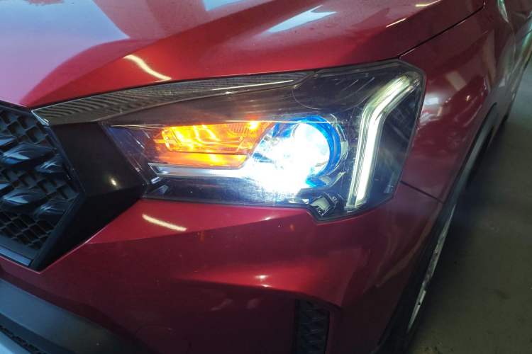 Used Venucia T60 2020 1.6L CVT Smart Drive Version China VI Standard Left Front Headlight