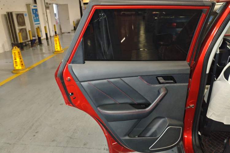 Used Venucia T60 2020 1.6L CVT Smart Drive Version China VI Standard Left Rear Door Interior