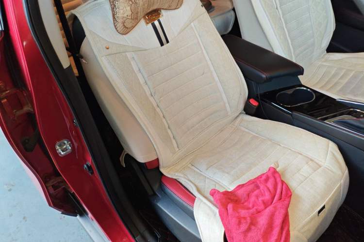 Used Venucia T60 2020 1.6L CVT Smart Drive Version China VI Standard Right Front Seat