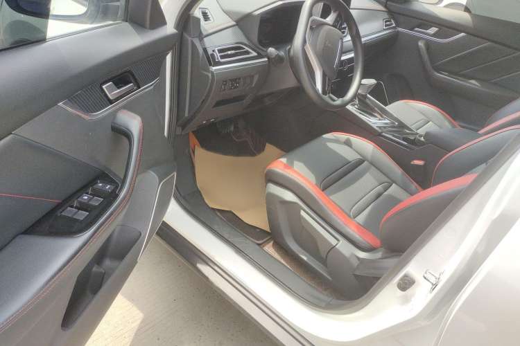 Used Venucia T60 2020 1.6L CVT Smart Drive Version China VI Standard Interior 2