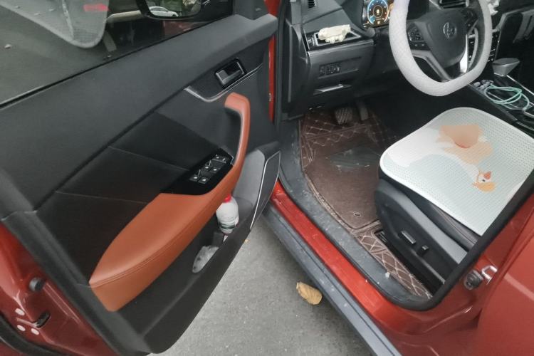 Used Venucia T60 2018 1.6L CVT Zhiyue Edition China V Standard Driver Seat