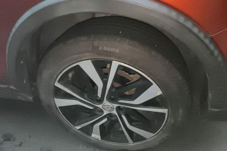 Used Venucia T60 2018 1.6L CVT Zhiyue Edition China V Standard Right Front Wheel Hub