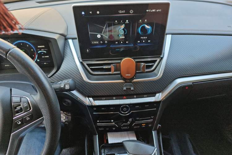 Used Venucia T60 2018 1.6L CVT Zhiyue Edition China V Standard Audio And AC Panel