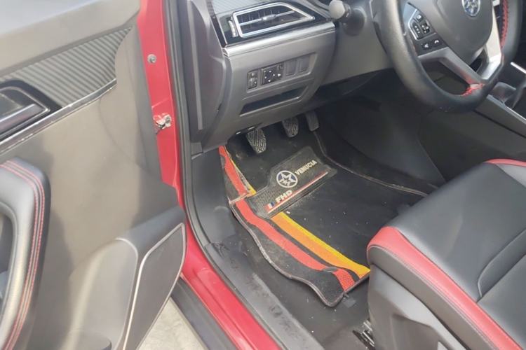 Used Venucia T60 2018 1.6L Manual Smart Cool Version China V Standard Driver Seat