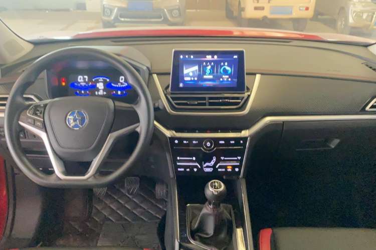 Used Venucia T60 2018 1.6L Manual ZhiShang Edition China V Standard Interior 3