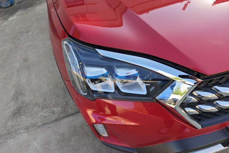 Used Venucia T60 2018 1.6L CVT Zhiyue Edition China V Standard Right Front Headlight